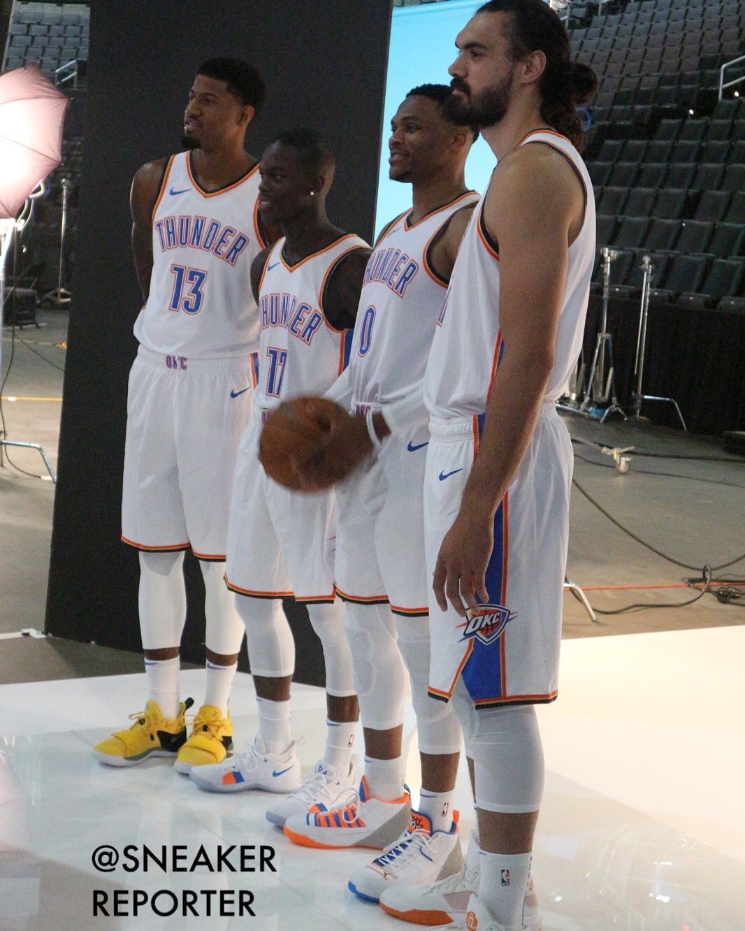 爱德华兹连续6场30+，追平队史最长30+场次纪录（爱德华兹连砍6场30+，追平队史最长连30+纪录）