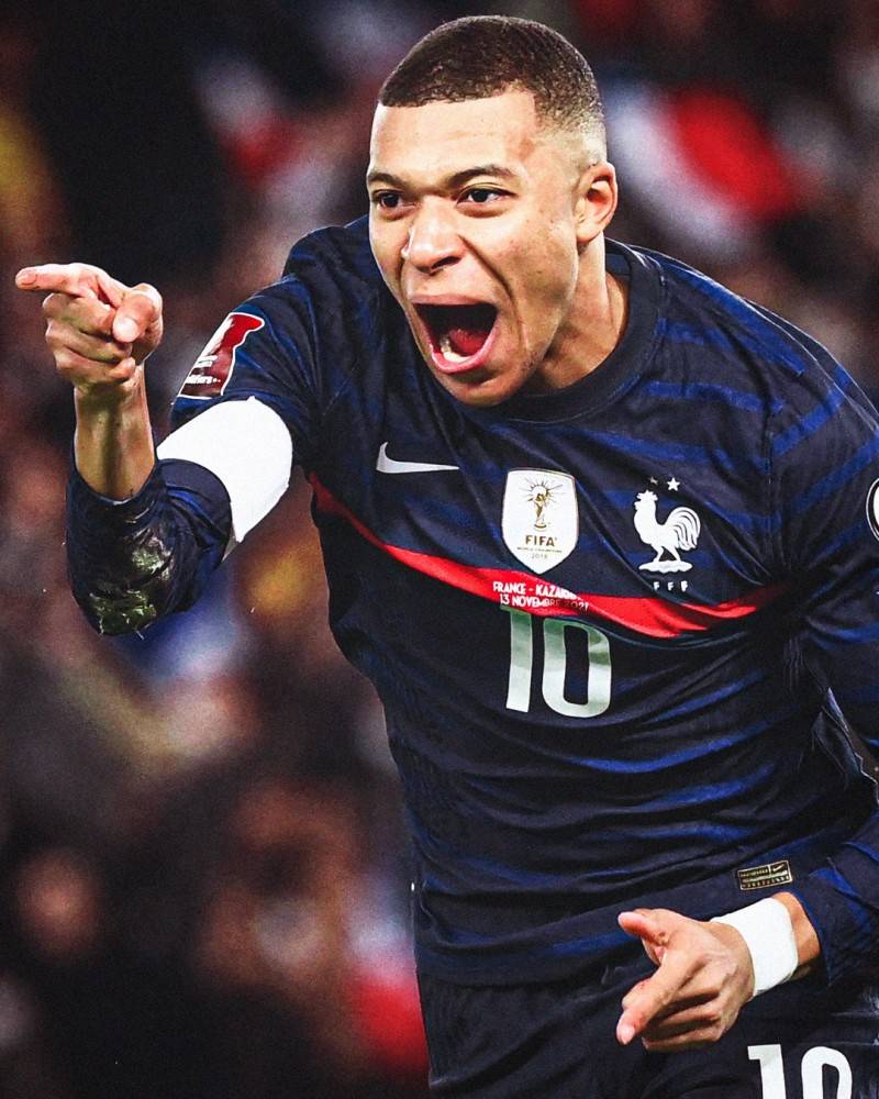 对手：这人是机器人吗？（对手质疑：他是机器人？）