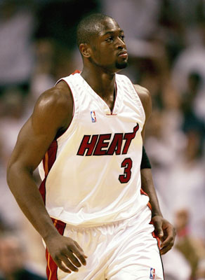 鲁媒：山东男篮外线有了明显补强 但内线的人员轮转问题需要重视（鲁媒：山东男篮外线增强显著，内线轮换隐忧不容忽视）