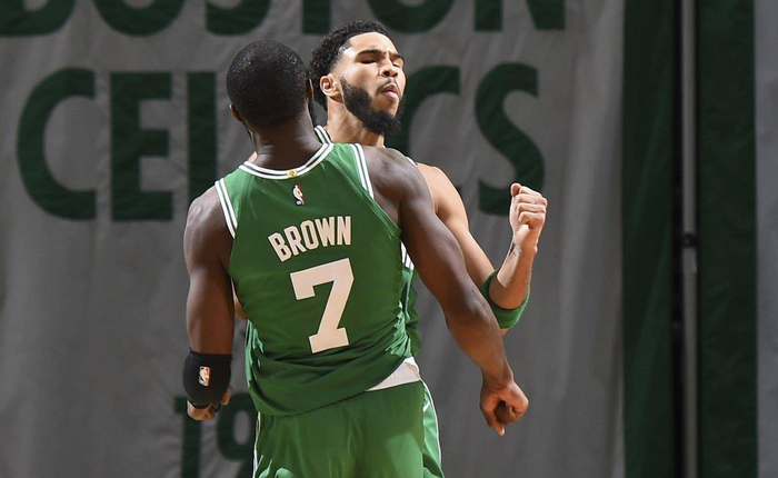 保罗·乔治狂砍赛季新高35分，同时创下76人生涯新高（保罗·乔治轰下赛季新高35分，刷新76人生涯单场得分纪录）