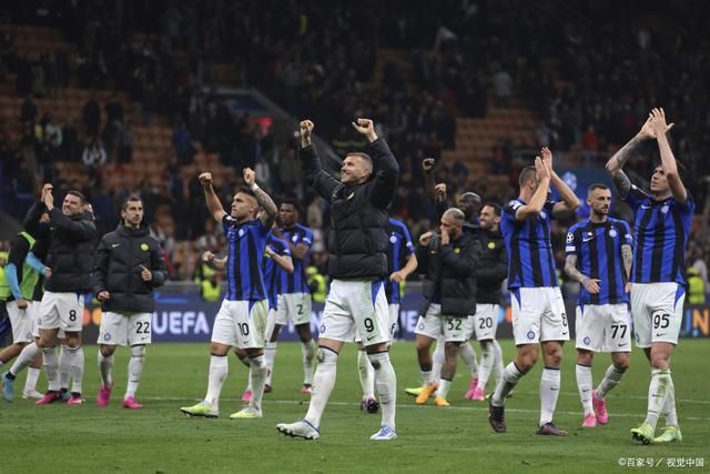 米切尔·罗宾逊替补登场，展现惊人篮板能力（米切尔·罗宾逊替补出战，篮板统治力尽显）