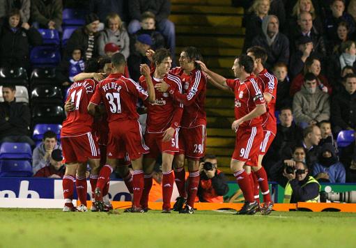 意甲半场：特拉莫尼点射破门，比萨暂1-0卡利亚里（半场战报：特拉莫尼点球建功，比萨暂以1-0领先卡利亚里）