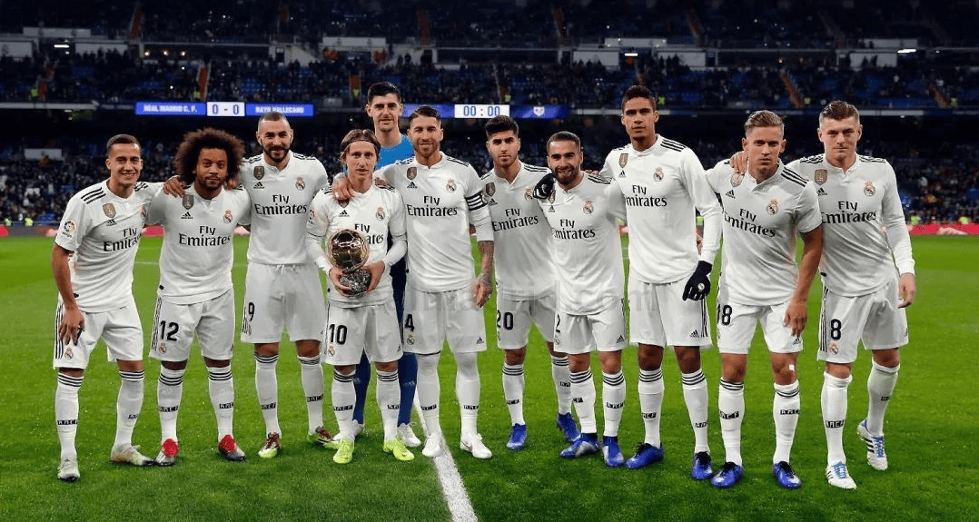 CBA俱乐部杯：长沙不敌深圳 广厦获三连胜（CBA俱乐部杯：深圳力克长沙，广厦豪取三连胜）